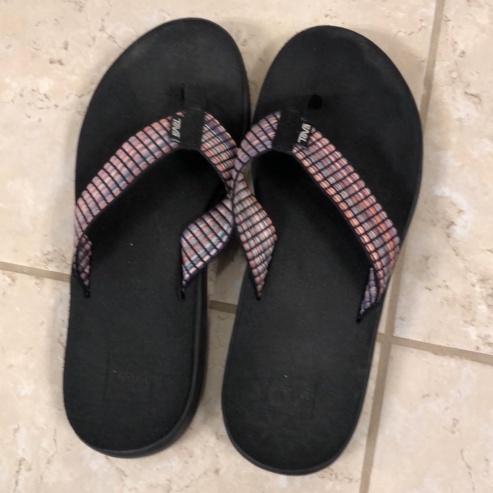 Teva Flip Flops- barely worn!